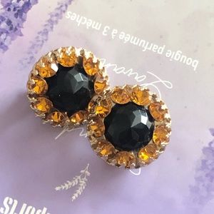 Vintage Hobe clip-on earrings